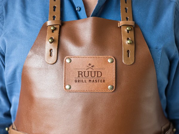 leren BBQ schort met naam gepersonaliseerd cadeau voor barbecue liefhebber